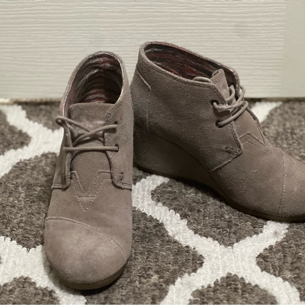 Toms Tan Ankle Boots Suede Desert Style